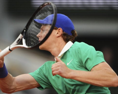 Carlos Alcaraz and Iga Swiatek are off to good starts at the French Open in their title defenses