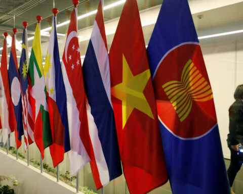 ASEAN leaders call for Myanmar dialogue and ceasefire expansion