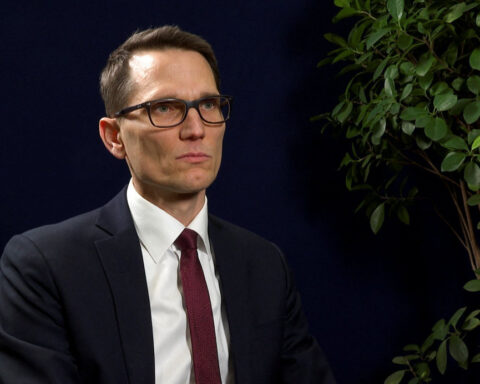 Swiss inflation could go negative, SNB focused on medium term, Schlegel says