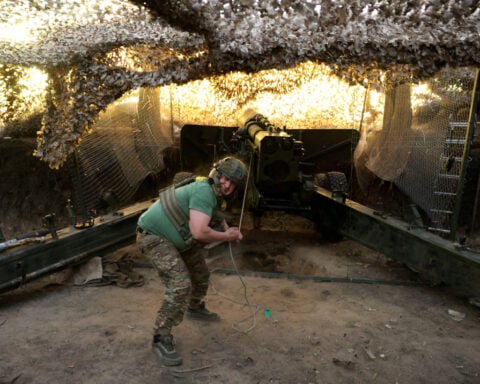 Trump again criticizes Putin as Ukraine war heats up