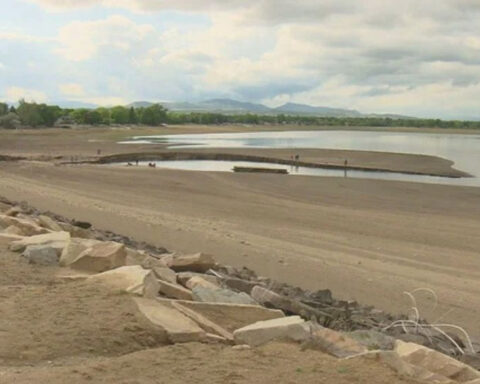 Plummeting water levels lead to fish kills at Colorado lake; owners wait for access to water rights