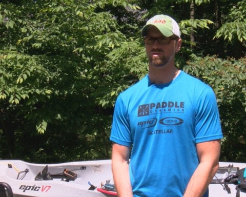 Man tries to set Wisconsin River paddling speed record
