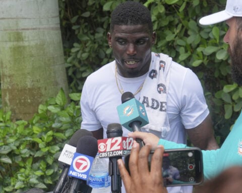 Tyreek Hill: 'I've got to prove myself' to Dolphins after last season's frustrations