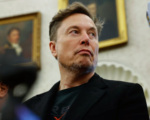 Tesla investors push Elon Musk to prioritize his CEO duties