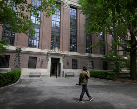 US says it will start revoking visas for Chinese students