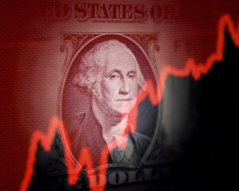 US appeals court reinstates Trump tariffs, sowing market confusion