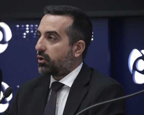 Cyprus offers Syrian families money to resettle and work permits for main earners