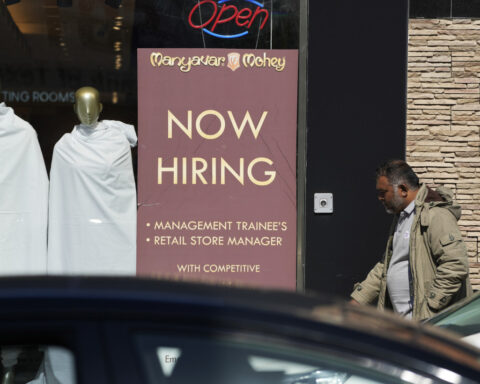 More Americans file for jobless aid but layoffs remain low despite economic uncertainty over tariffs