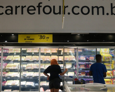 Brazil's economy projected to have resumed strong run in first quarter: Reuters poll