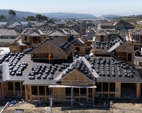 US pending home sales fall sharply in April