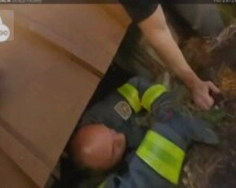Fire chief honored for saving woman trapped in burning home