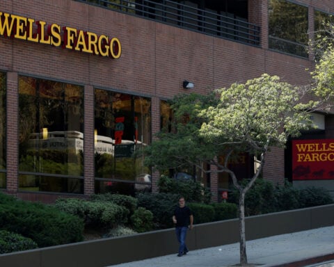 Wells Fargo signs deal to sell $4.4 billion rail assets portfolio