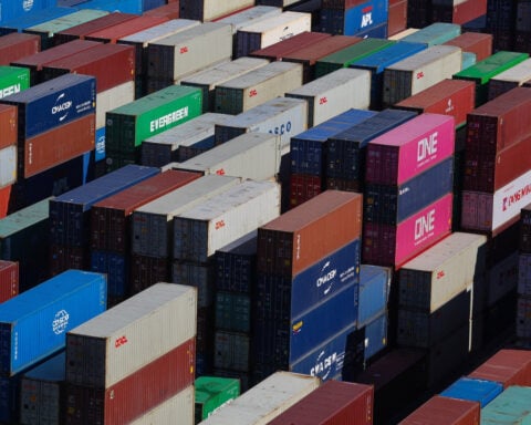 Trump administration considers allowing tariffs of up to 15% for 150 days, WSJ reports