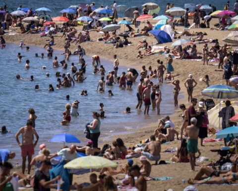 Half of world's population endured extra month of extreme heat due to climate change, experts say