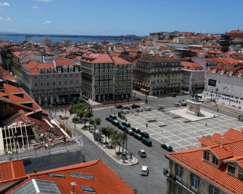 Portugal's first-quarter contraction confirmed, exports fall