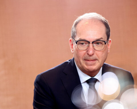 Germany hopes for EU deal on sending failed asylum seekers to third countries, minister says