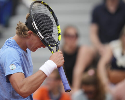 French Open: Jannik Sinner drops just 3 games to extend Grand Slam unbeaten run to 17 matches