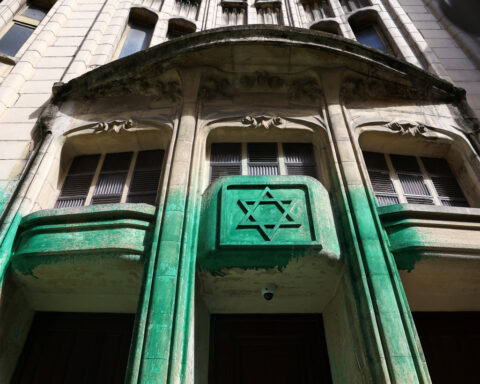 Several Paris Jewish institutions sprayed with green paint