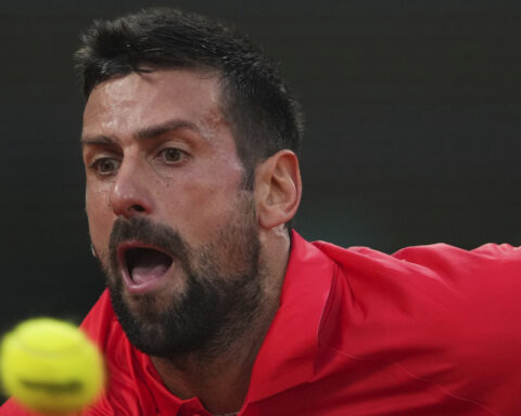 French Open: Jannik Sinner drops just 3 games to extend Grand Slam unbeaten run. Djokovic wins