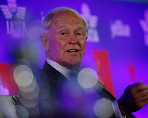 Emirates boss slams planemaker "hand-wringing" over supplies