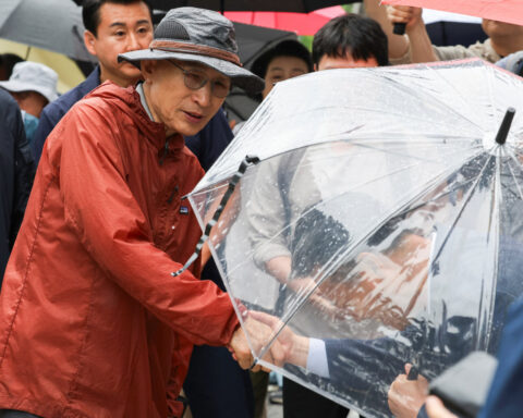 South Korea presidential hopefuls make final pitch to voters ahead of election