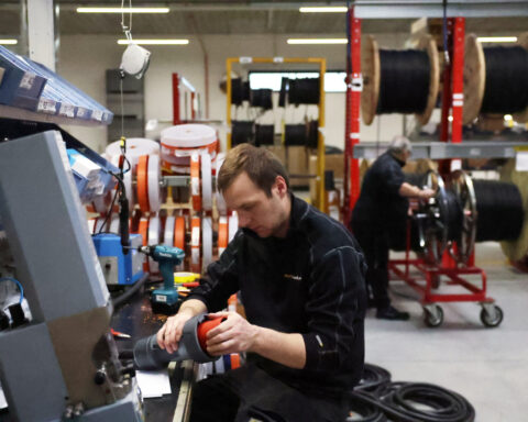 Italy's ailing manufacturing sector shows signs of stabilisation, PMI shows