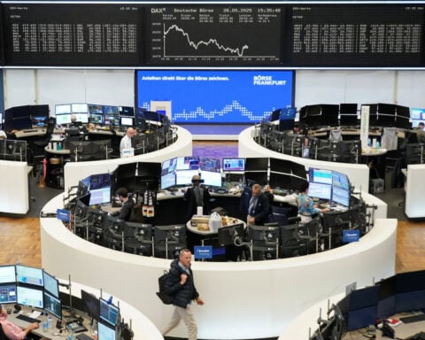 European shares pressured by Trump's new tariff threats