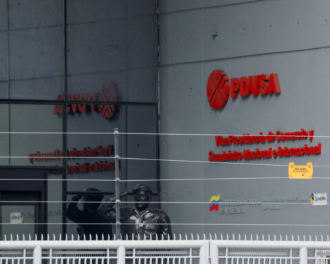 Venezuela ramps ups taxes on private sector as Chevron oil exit bites