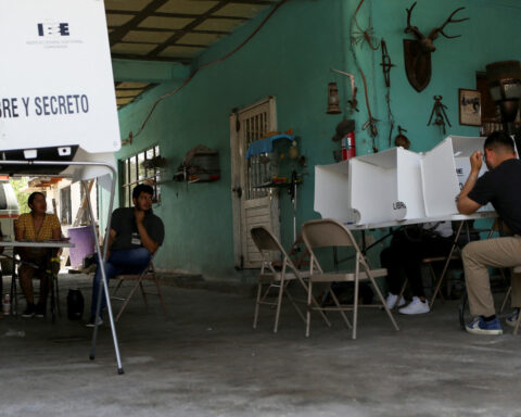 Mexico's judicial election turnout likely around 13%, electoral authority says