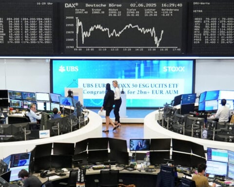 European shares stumble on Trump's new tariff threat