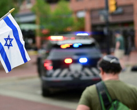 Man attacks Colorado crowd with firebombs, 8 people injured