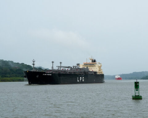 Panama removes over 650 ships from registry amid sanctions, stricter rules