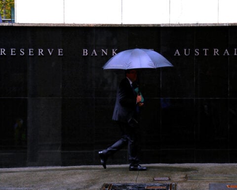 Australia central bank pondered outsized rate cut in May, decided to be predictable