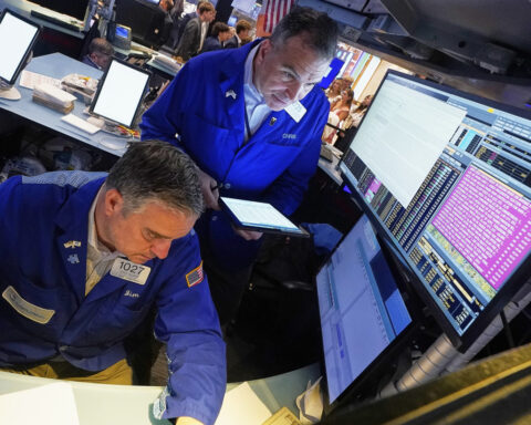 Wall Street rises again as US stocks pull closer to their records