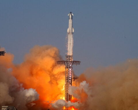 Elon Musk projects SpaceX revenue of about $15.5 billion in 2025