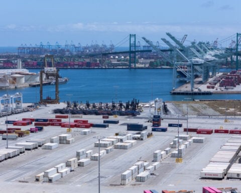 No 'best offers' yet as tariff deadline looms