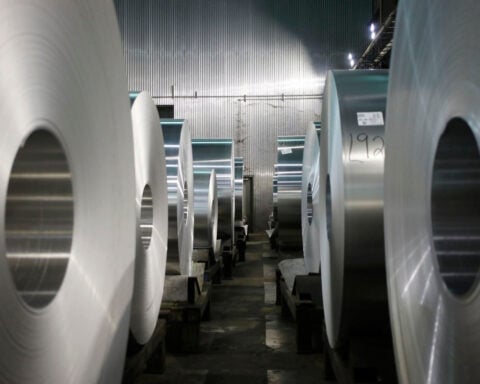 TARIFF DEAL DEADLINE AS STEEL/ALUMINUM DUTIES DOUBLE (4aET)