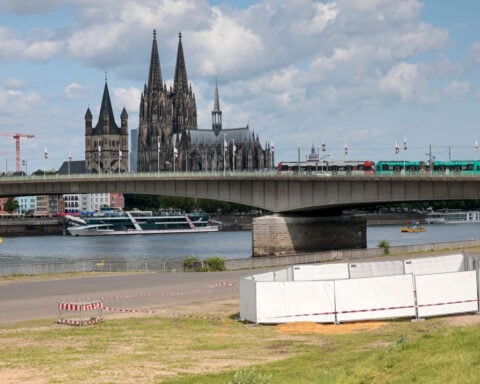 Cologne evacuation order lifted after three World War II bombs defused