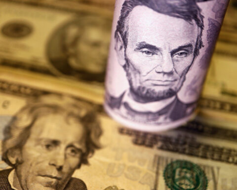 Dollar to decline further on U.S. fiscal, growth and trade risks: Reuters poll
