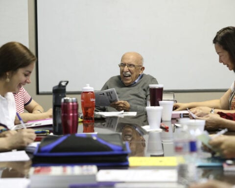 From ‘Tudo bem?’ to ‘Gracias,’ a growing share of US residents speak a language other than English