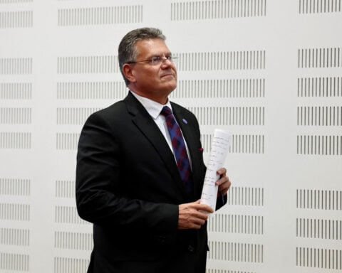 EU, China tackle trade issues ahead of leaders' summit