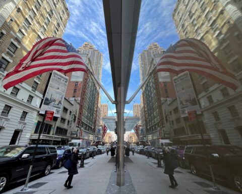 US services sector contracts in May; businesses face higher prices