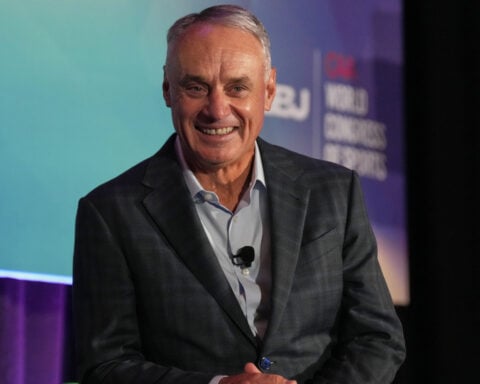 Trump's support of Rose among the voices Manfred listened to in ruling MLB ban ended with death