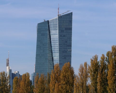 Big central banks' forecasting lens gets fogged by US tariffs