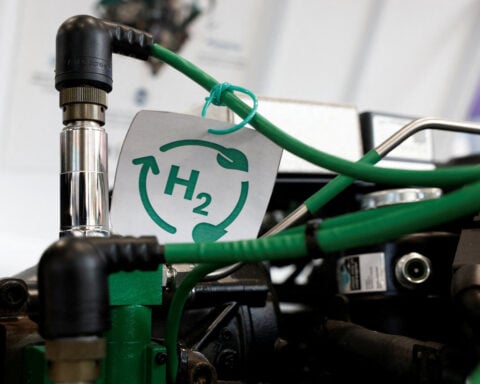 Drillers, unions urge US senators to preserve hydrogen credit
