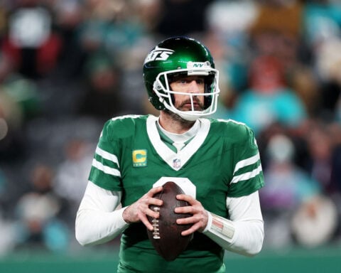Quarterback Aaron Rodgers finalizes deal to become a Pittsburgh Steeler