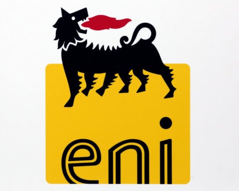 Eni, YPF sign agreement for participation in Argentina LNG project