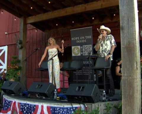 She's a former inmate. Now, she and Kix Brooks are helping inmates restart their lives
