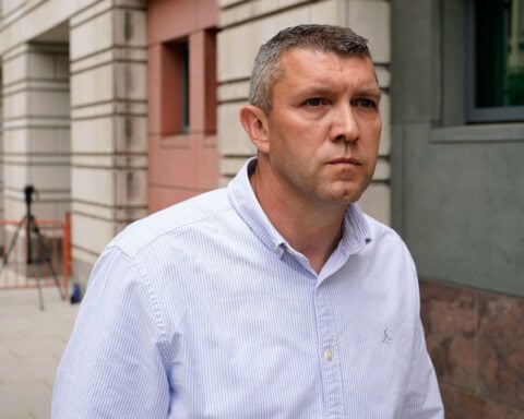 Ex-DC Police officer sentenced to 18 months in prison for tipping off Proud Boys leader about arrest warrant