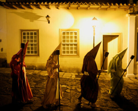 Catholicism shrinks in Brazil as evangelical faith surges